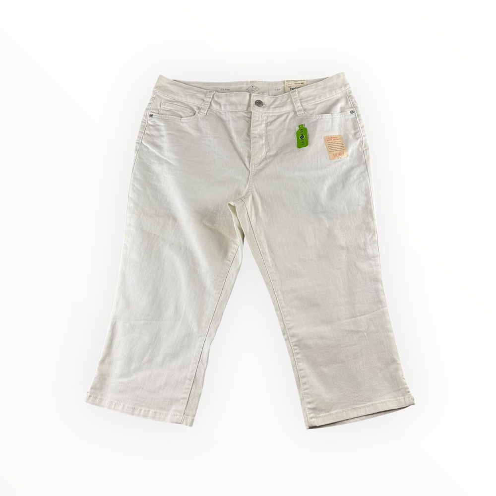 St. John's Bay Womens White Capri Pants Mid Rise Petite 14P NEW 824-0107